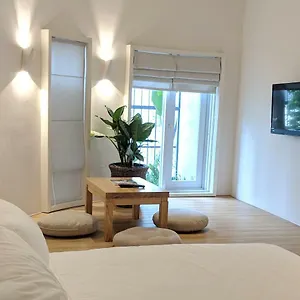 Circadian Japanese In Downtown Apartment